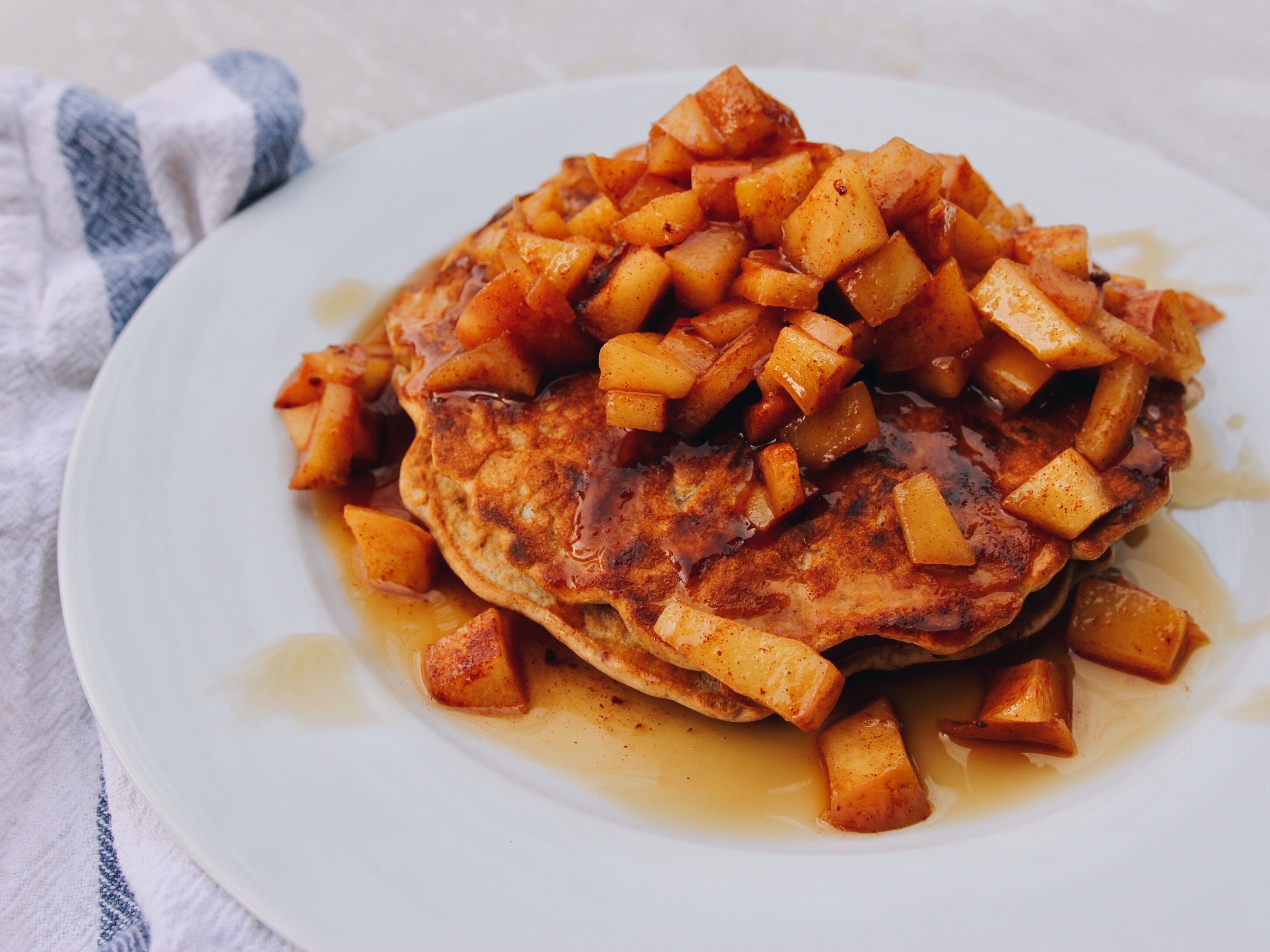 Apple Pie Pancakes Recipe
&ndash; Earnest Eats